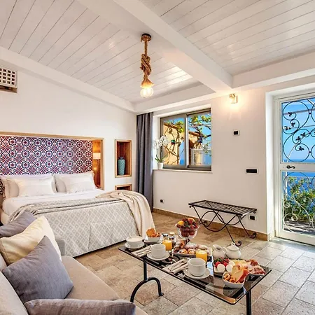 Lepanto House Holiday home